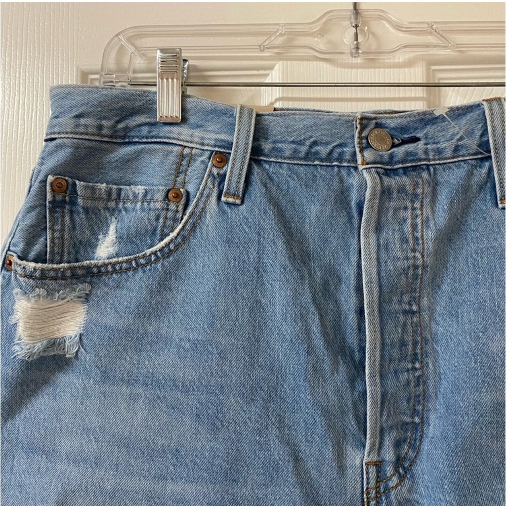 NWT! Levi's Premium 501® High Rise Button Fly Cotton Distressed Shorts Size 33” - Picture 6 of 16
